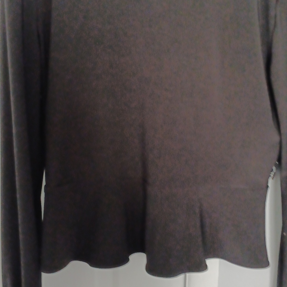 NWT White House Black Market Vneck Button Side Peplum Top. - Picture 4 of 4